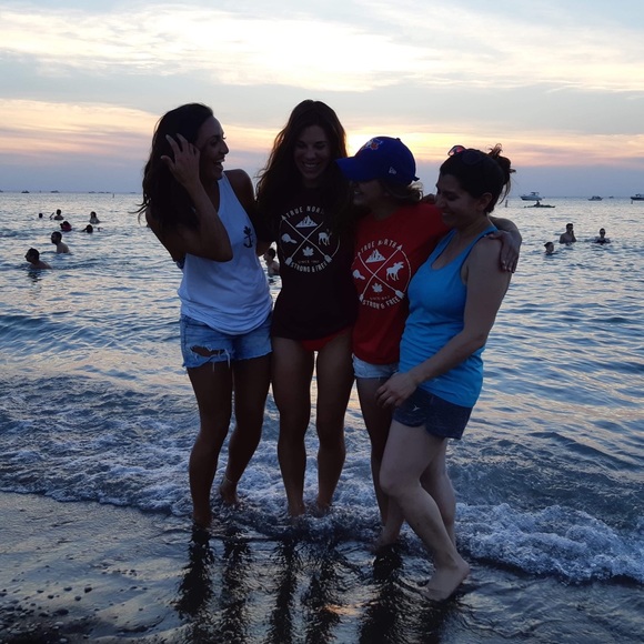 Meet your Posher, Jennifer - Picture 2 of 5